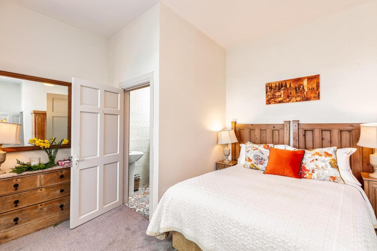 באליפריטר Granville House Apartments And Garden Suites מראה חיצוני תמונה